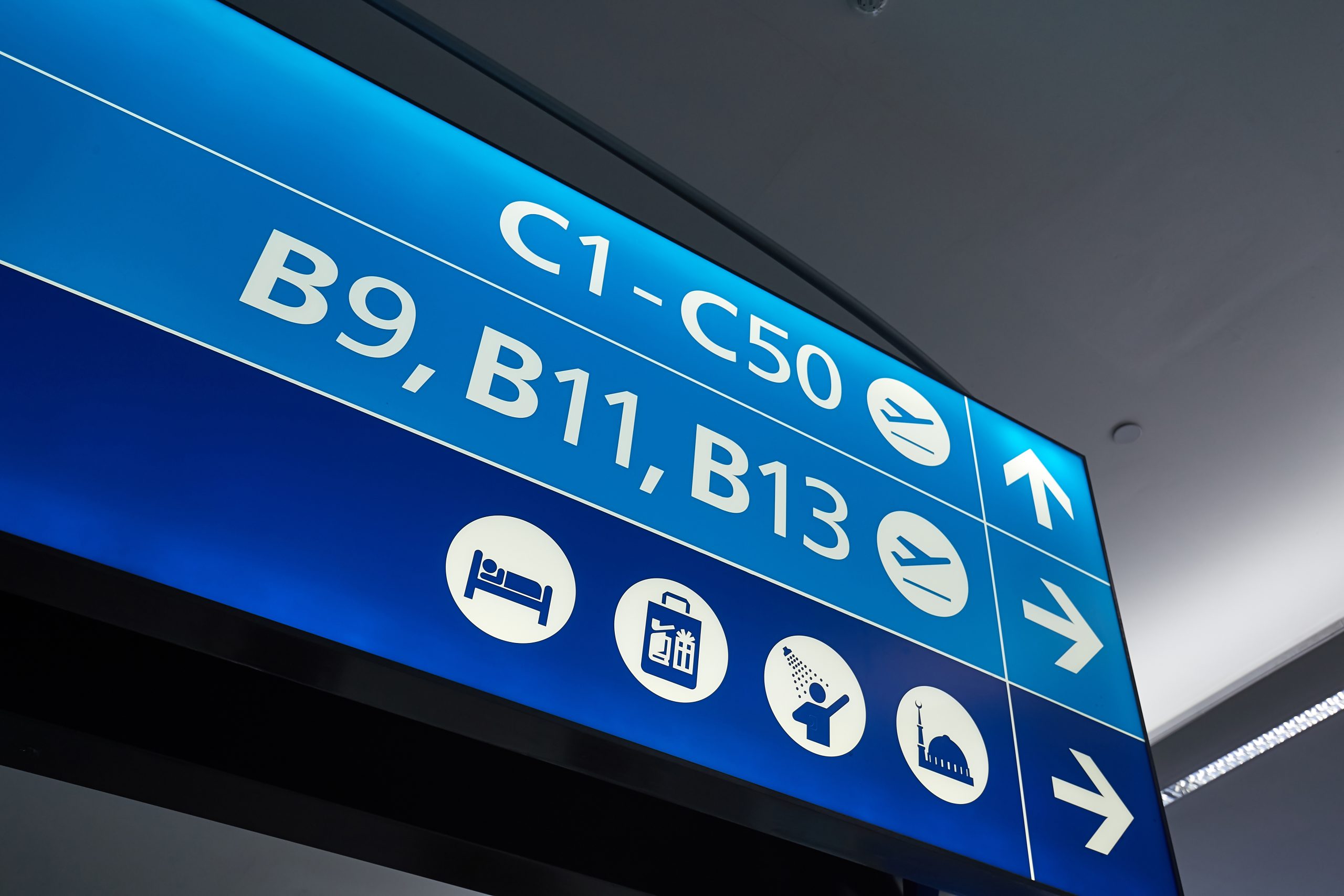 Direction,Signs,Inside,A,Large,Airport